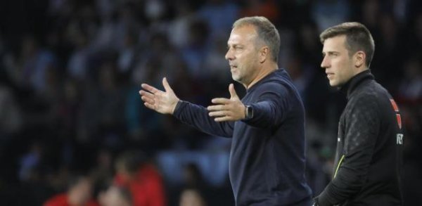 达尼·奥尔莫在打前腰体育录像/图片