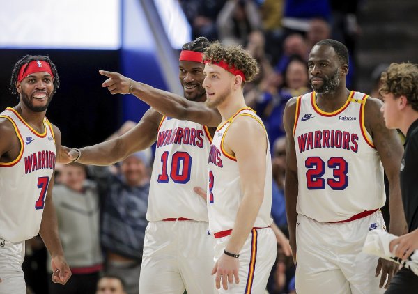 而巴特勒在第四节11投1中体育集锦