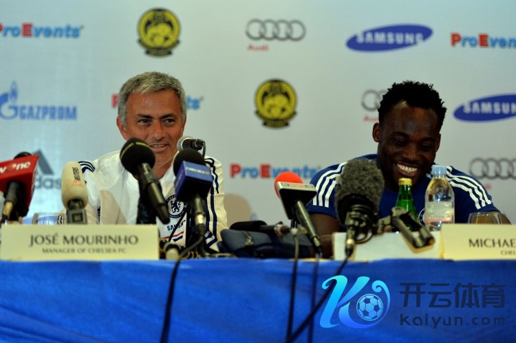 埃辛:遴荐从教是念念了解西宾 我当今清醒穆帅为何会动怒了